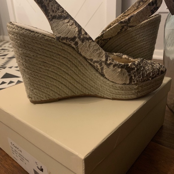 Coach Wedge Snake EUC - Picture 4 of 8